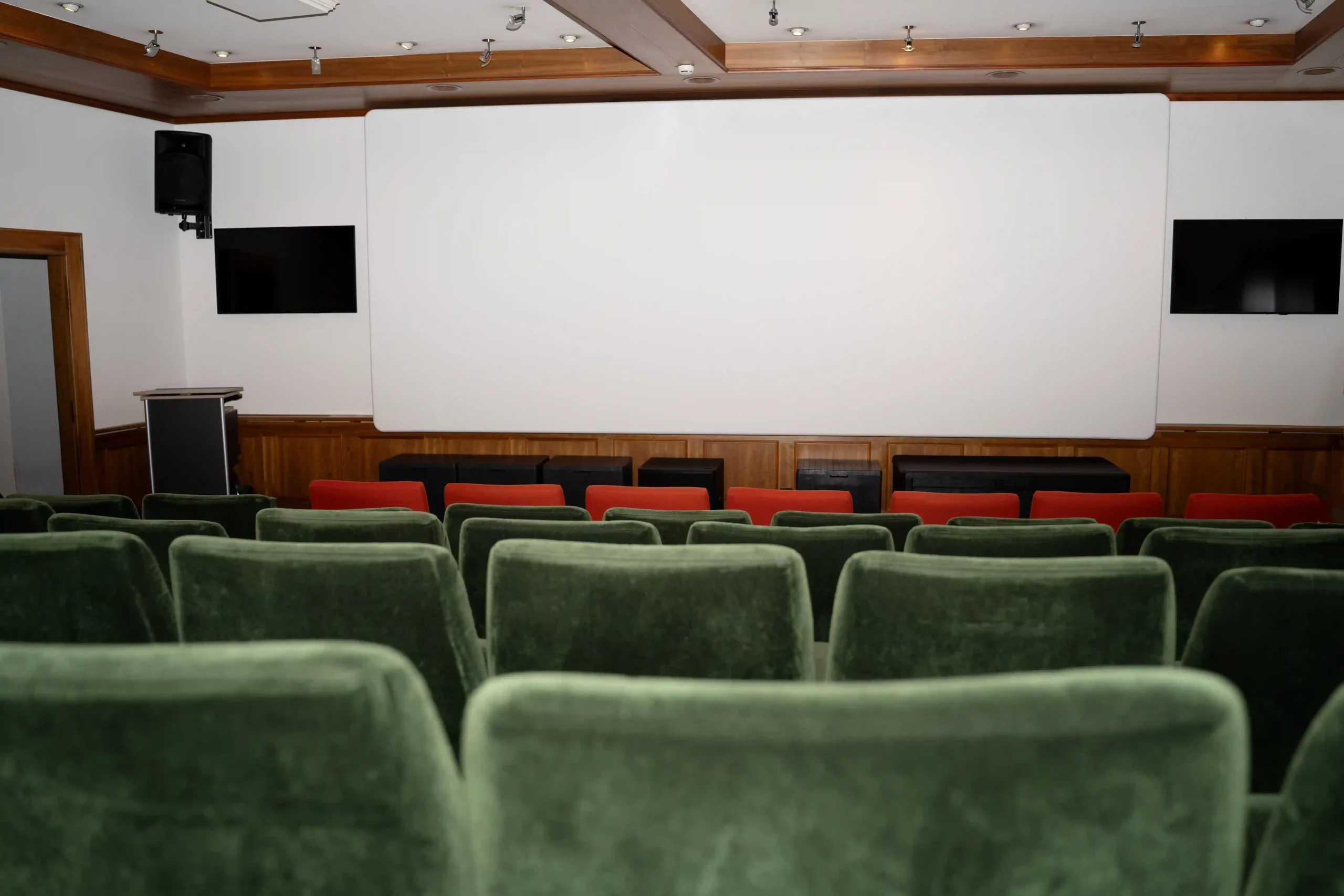Kinosaal neu